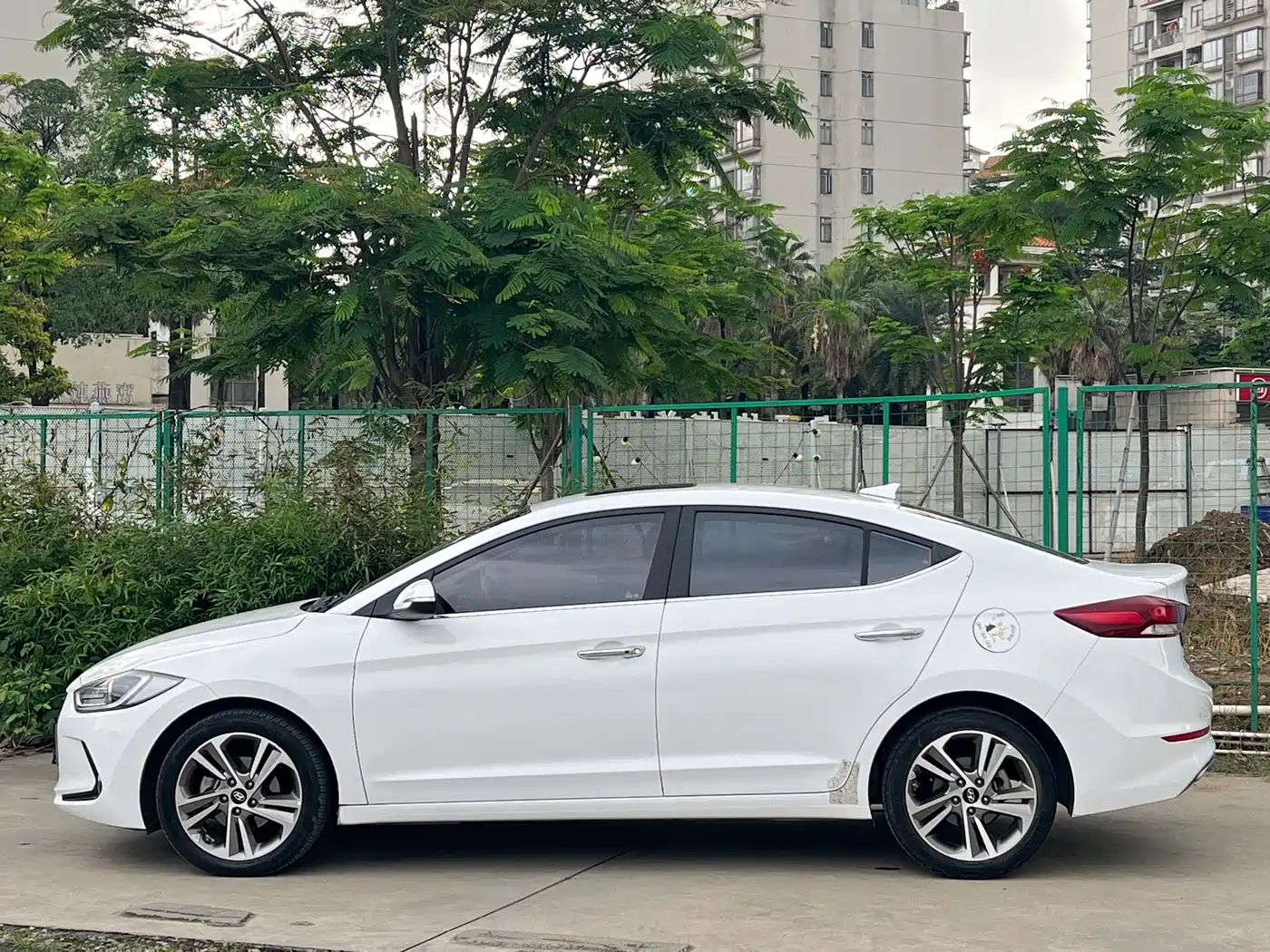 Hyundai Elantra 2016 Model 1.6L Automatic Smart Elite фото 3