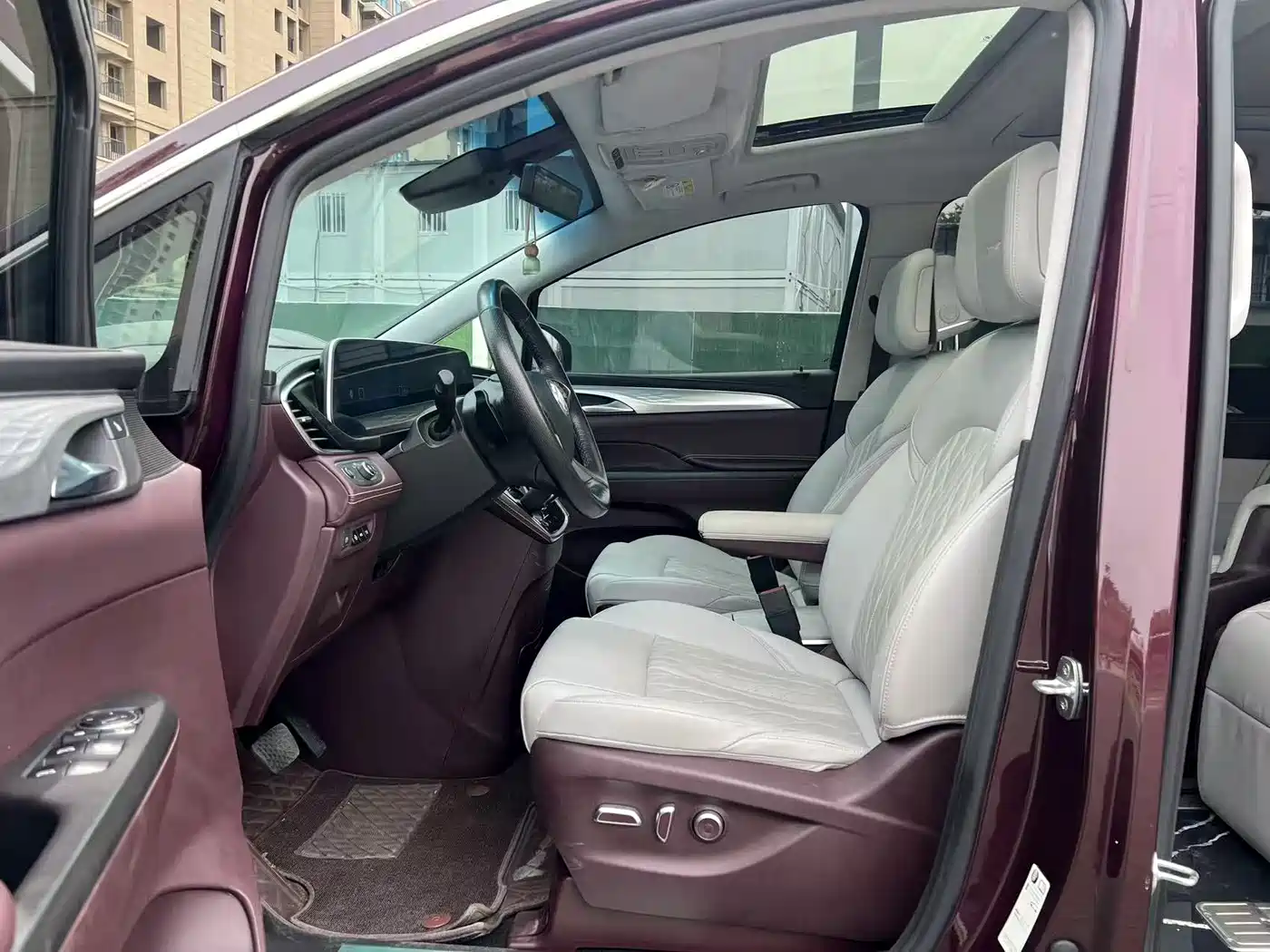 Buick GL8 2023 Avenir 6-Seater Executive Edition фото 23