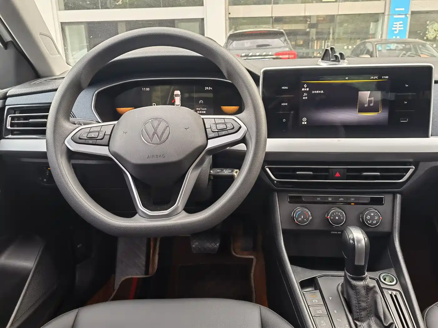 Volkswagen Lavida 2024 Model 1.5L Automatic Delight Edition фото 11