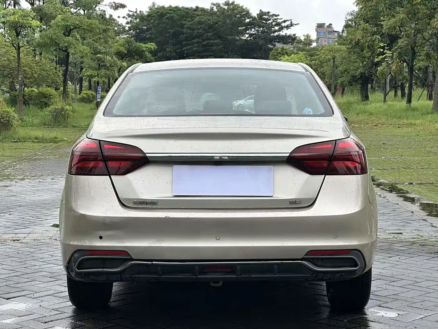 Фото 8 - Geely Emgrand