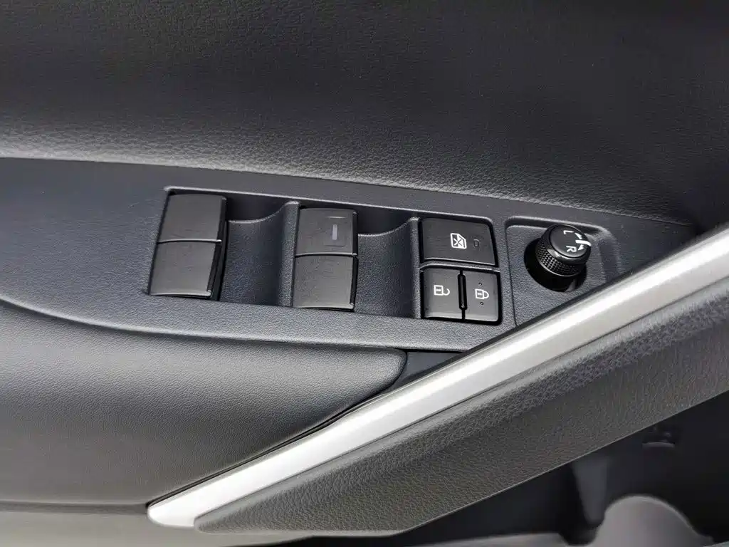 Toyota Corolla Cross 2025 2024 Model 2.0L Pioneer Edition