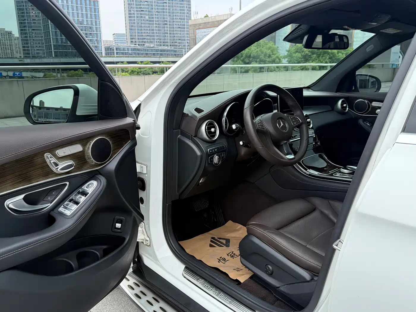 Mercedes-Benz GLC 2017 GLC 260 4MATIC Luxury фото 5