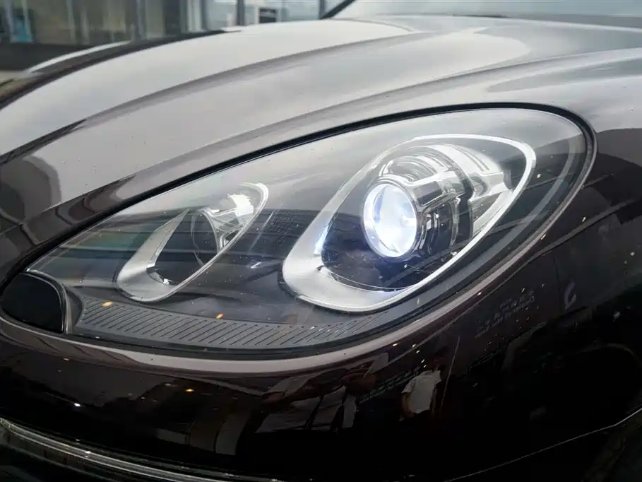 Porsche Macan 2016 Macan 2.0T фото 18