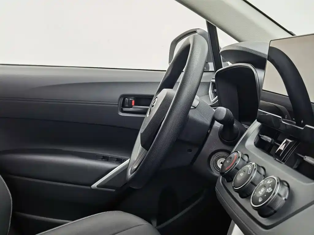 Toyota Corolla Cross 2025 2024 Model 2.0L Pioneer Edition