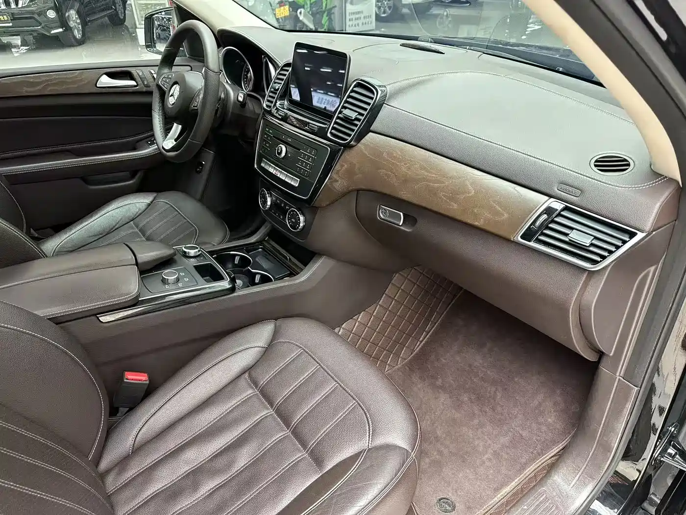 Mercedes-Benz GLE 2016 GLE 320 4MATIC Luxury фото 5