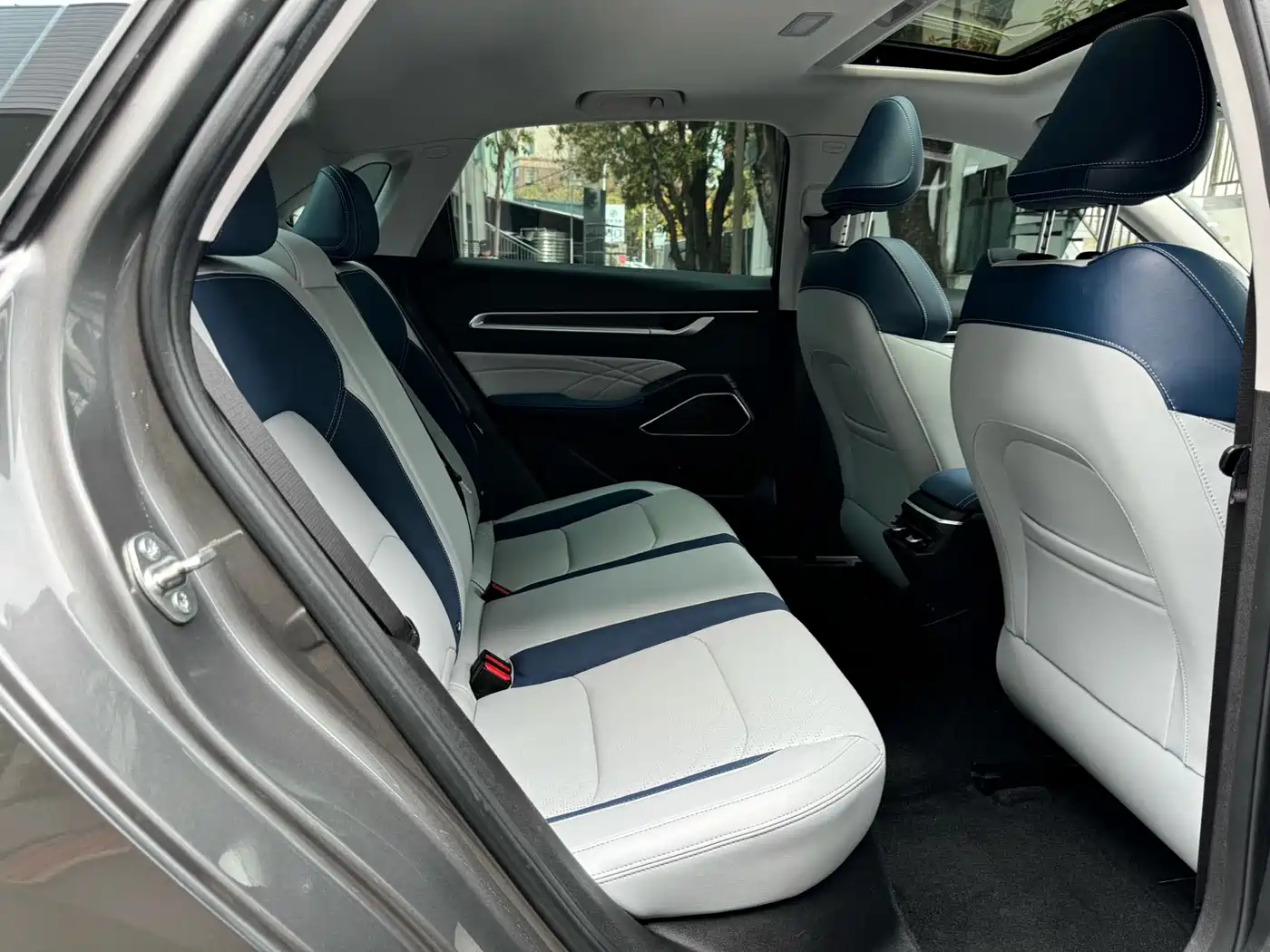 GEELY AUTOMOBILE EMGRAND