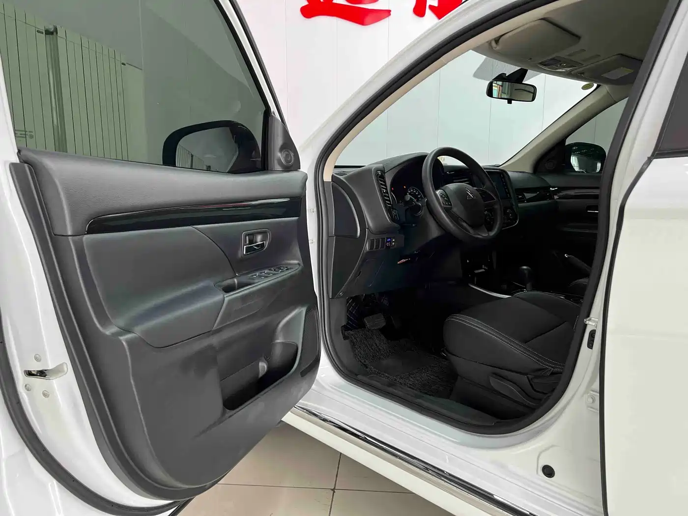 Mitsubishi Outlander 2021 Facelift 2.0L 2WD Comfort Edition 5-Seater фото 7