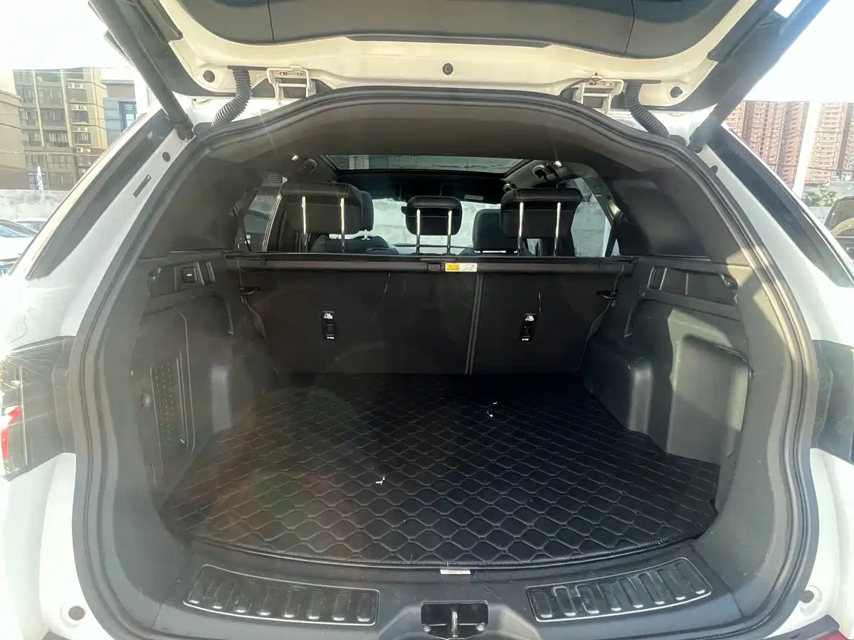 Фото 15 - Land Rover Discovery Sport