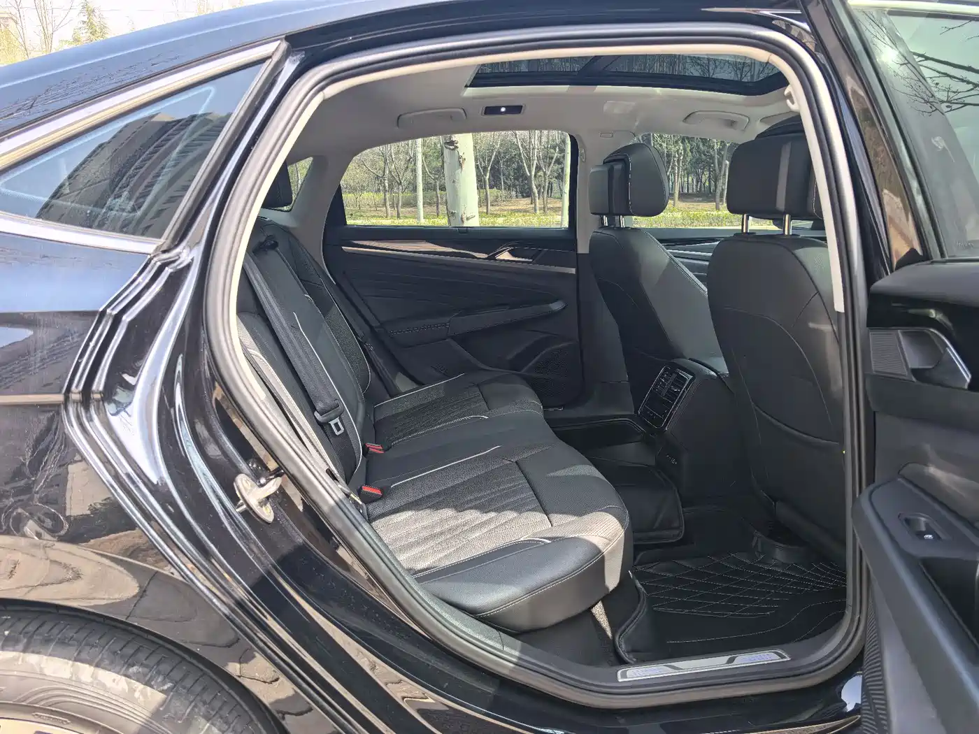 VOLKSWAGEN PASSAT NEW ENERGY