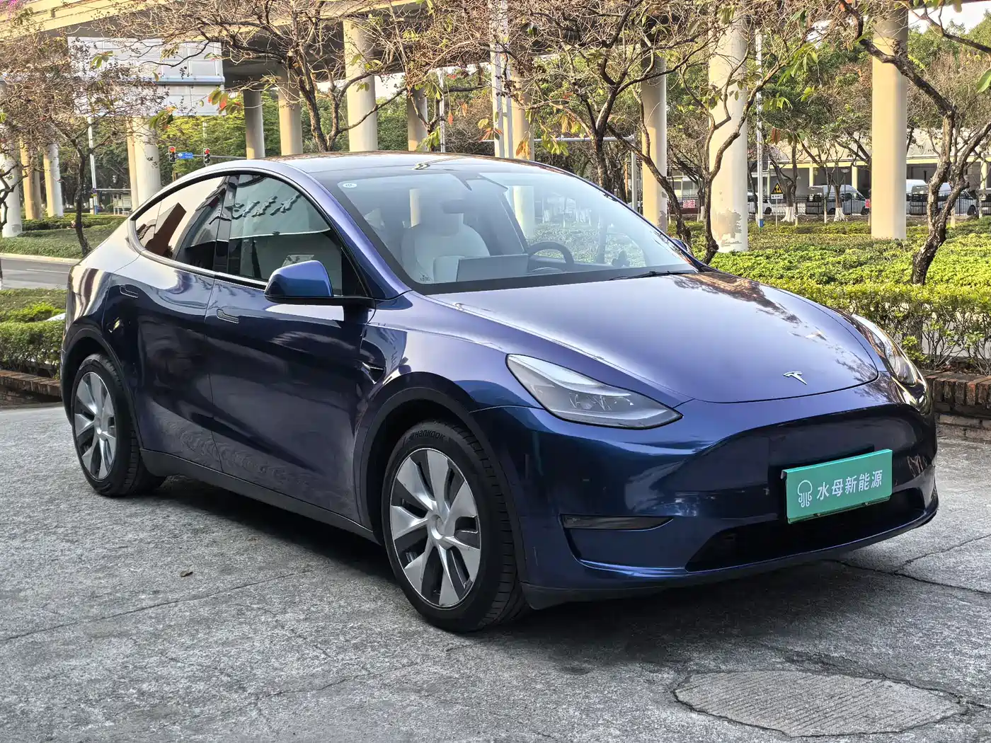 TESLA MODEL Y