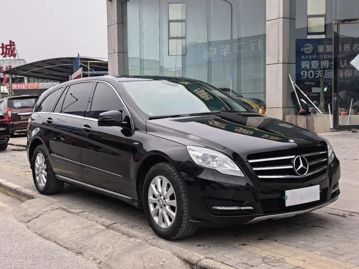 Mercedes-Benz R-Class 2017 R 320 4MATIC Business Collector's Edition фото 3