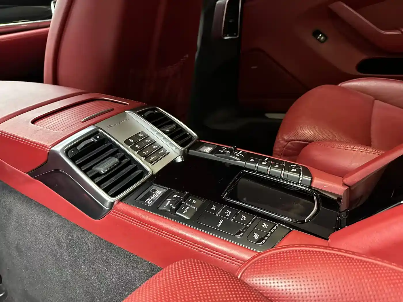 Porsche Panamera 2014 Panamera Executive 3.0T фото 8