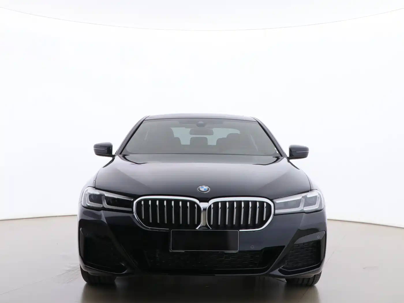 BMW 5 Series 2023 530Li Leading M Sport Package фото 2