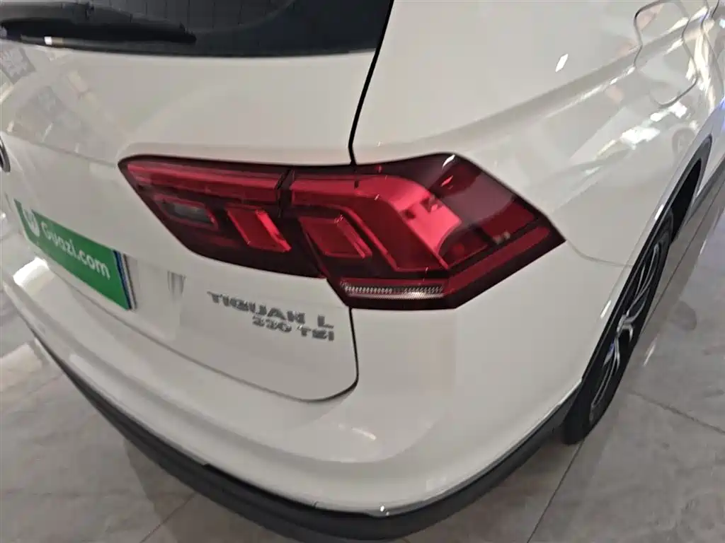 Volkswagen Tiguan L 2018 330TSI Automatic 2WD Luxury Edition фото 8