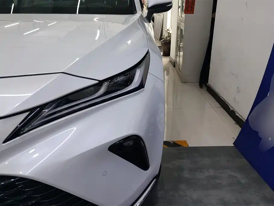 Toyota Venza 2022 2.0L CVT 2WD Premium фото 5