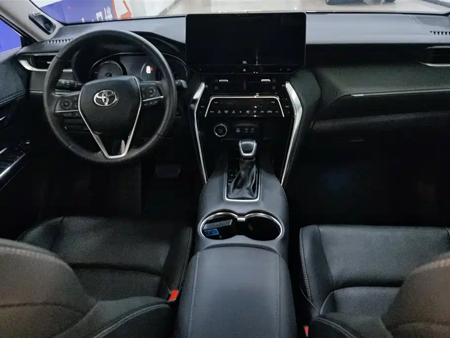 Toyota Venza 2022 2.0L CVT 2WD Premium фото 12