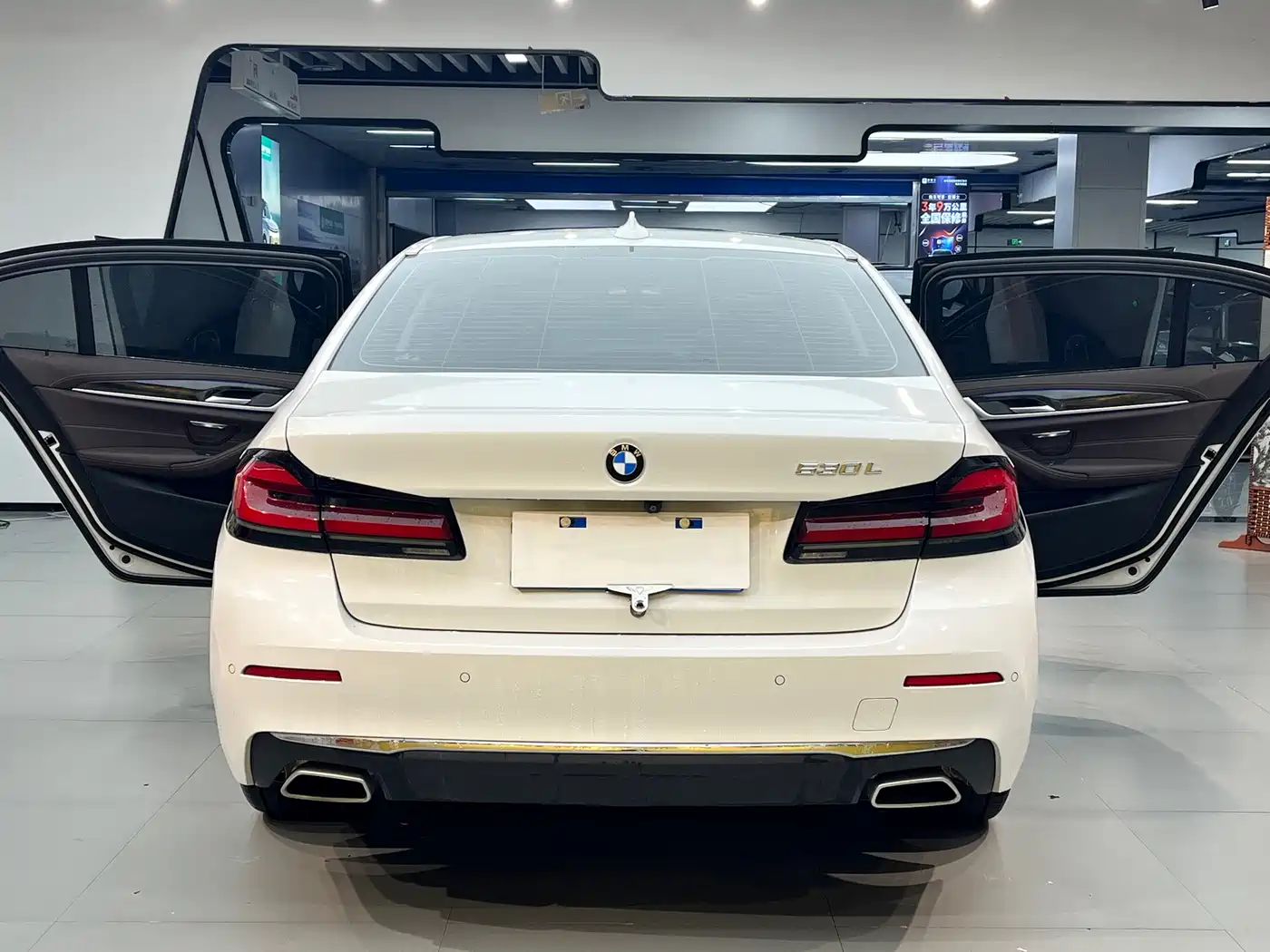 BMW 5 Series 2021 530Li Premium Luxury Package фото 12