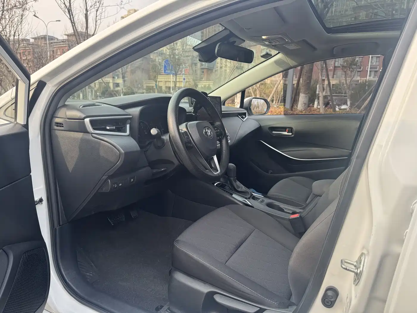Toyota Corolla 2023 1.8L Smart Hybrid Dual Engine Elite Edition фото 6
