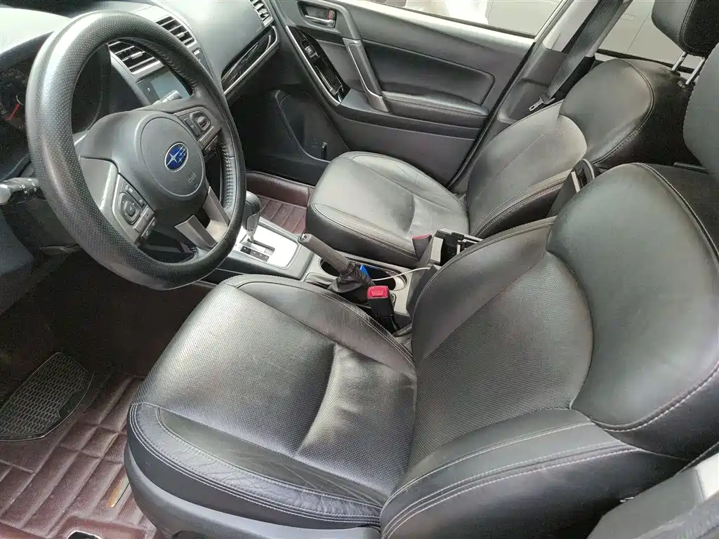 Subaru Forester 2016 2.0i Luxury Navigation Edition фото 8