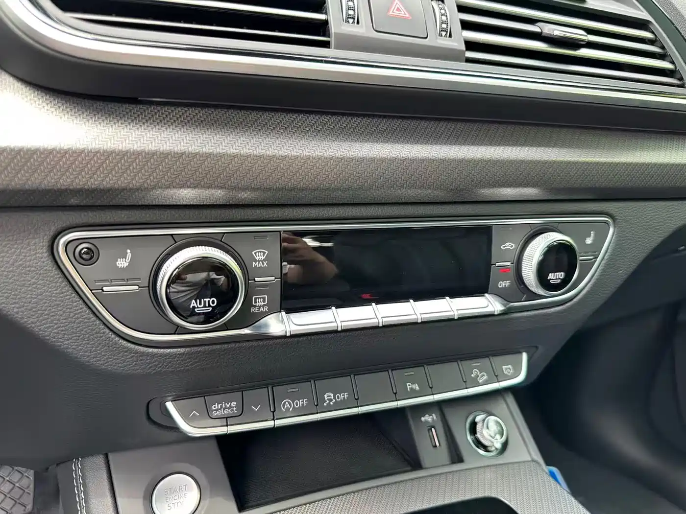 Audi Q5L 2025 40 TFSI Luxury Dynamic фото 15