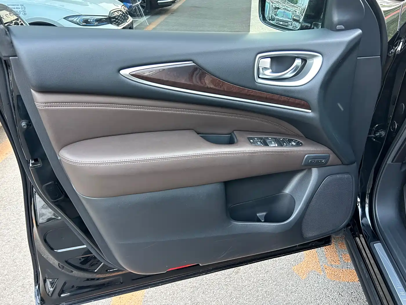 Infiniti QX60 (Import) 2015 2014 2.5 S/C Hybrid AWD All-Round Edition