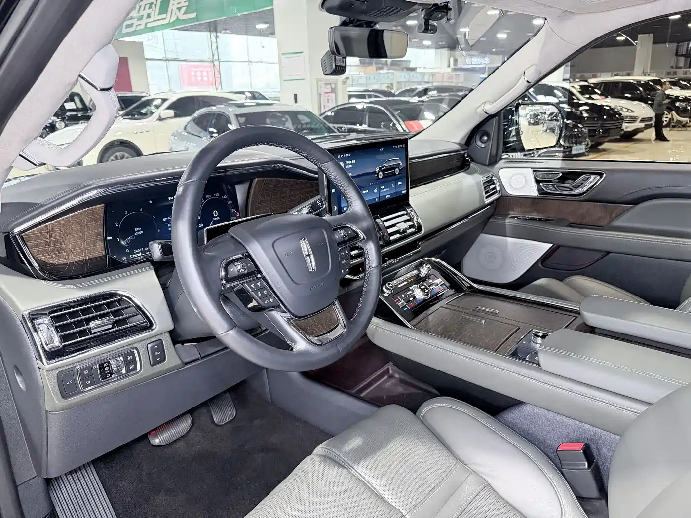 LINCOLN NAVIGATOR