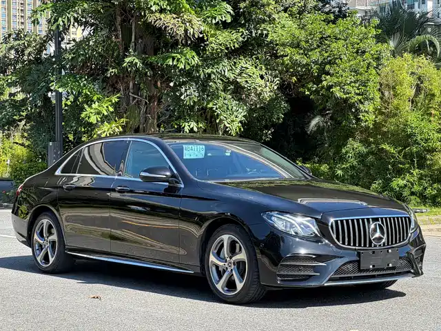 Mercedes-Benz E-Class 2018 E 300 L Sport Fashion — фото 3