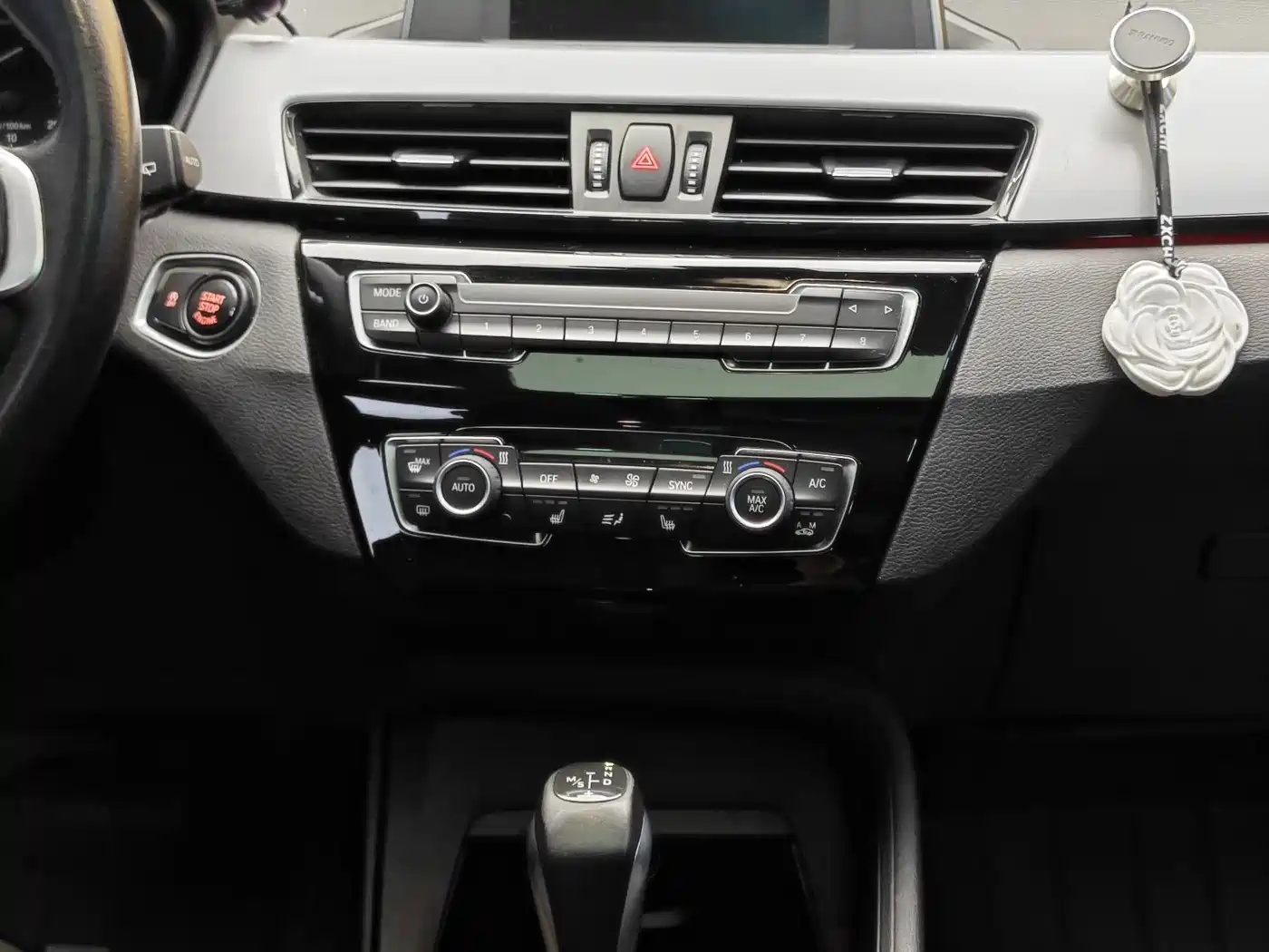 BMW X1 2016 sDrive18Li Premium Model фото 19