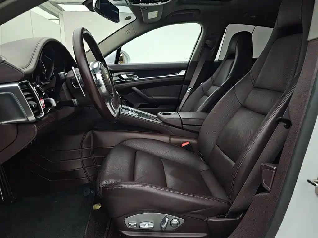 Porsche Panamera 2016 Panamera Edition 3.0T фото 4
