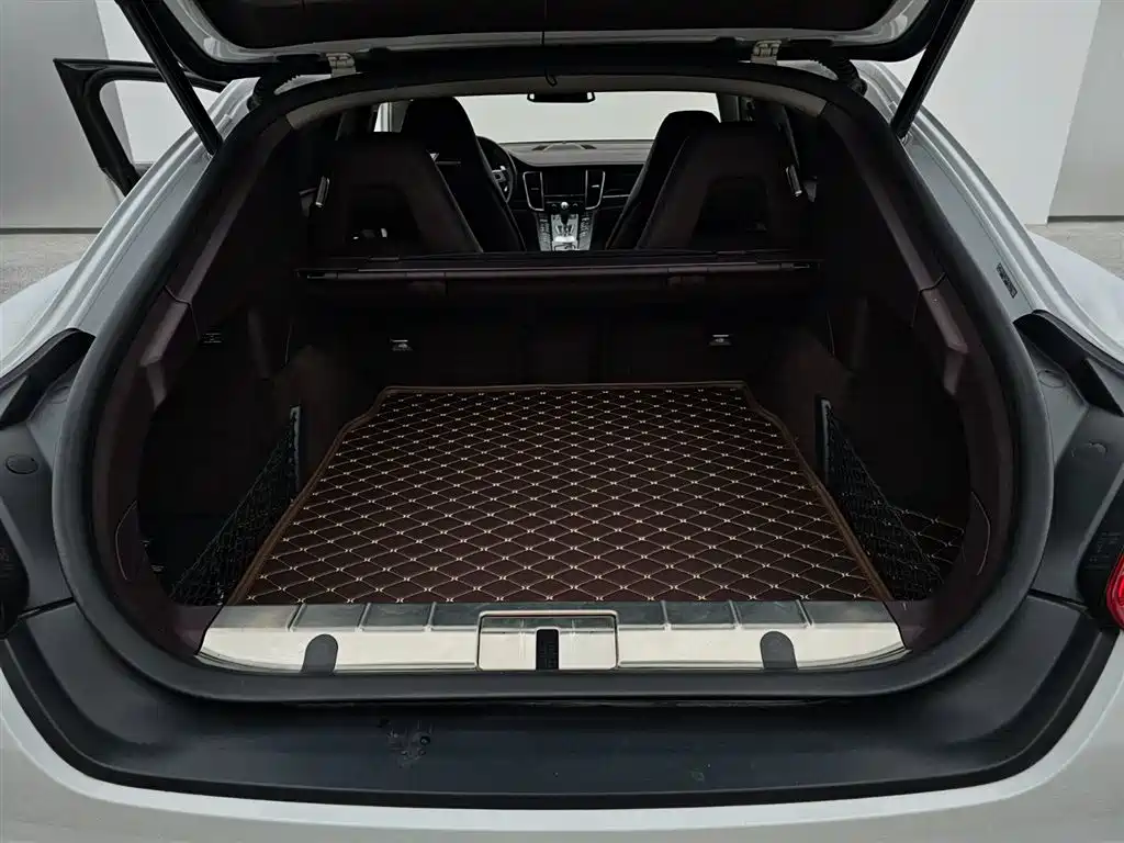 Porsche Panamera 2016 Panamera Edition 3.0T фото 2