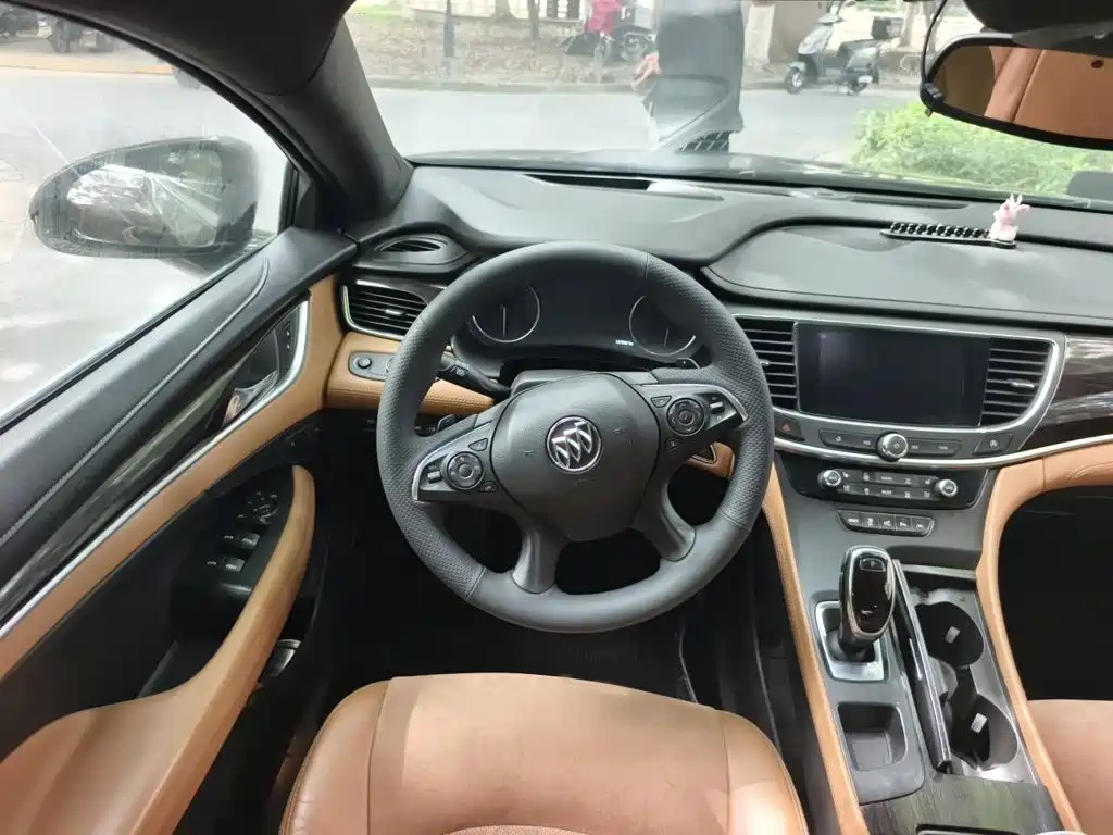 Фото 3 - Buick LaCrosse