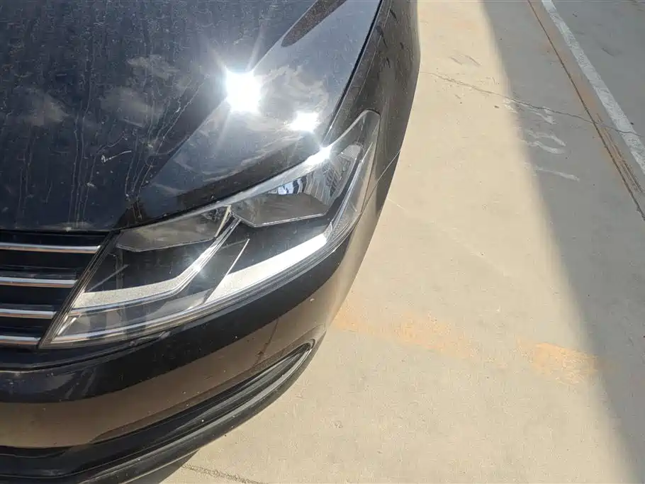Volkswagen Lavida 2015 1.6L Manual Trend Edition фото 5