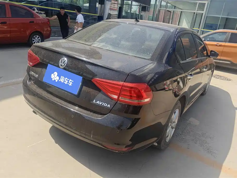 Volkswagen Lavida 2015 1.6L Manual Trend Edition фото 3