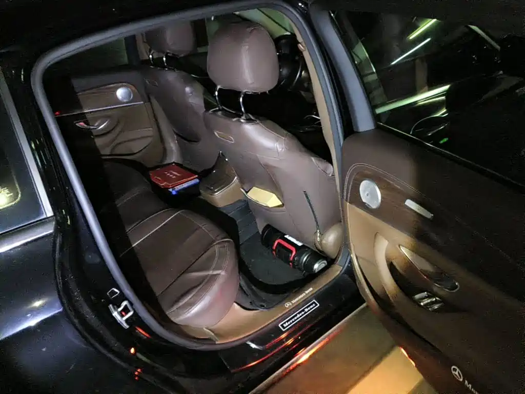 Mercedes-Benz E-Class, миниатюра 11