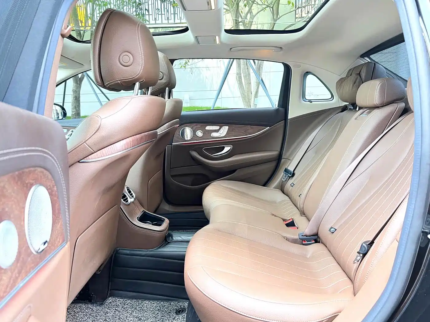 Mercedes-Benz E-Class 2021 E 300 L Luxury фото 6