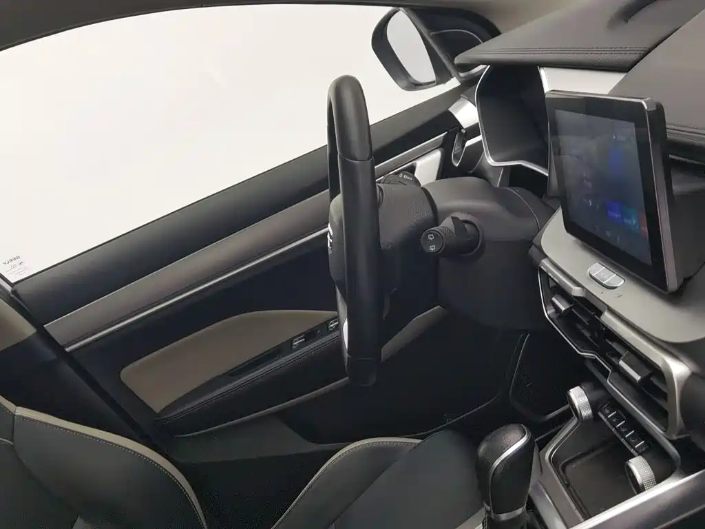 Photo 22 - Geely Coolray
