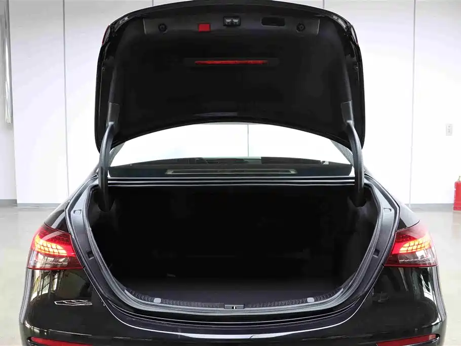 Mercedes-Benz E-Class 2023 Facelift E 260 L фото 29