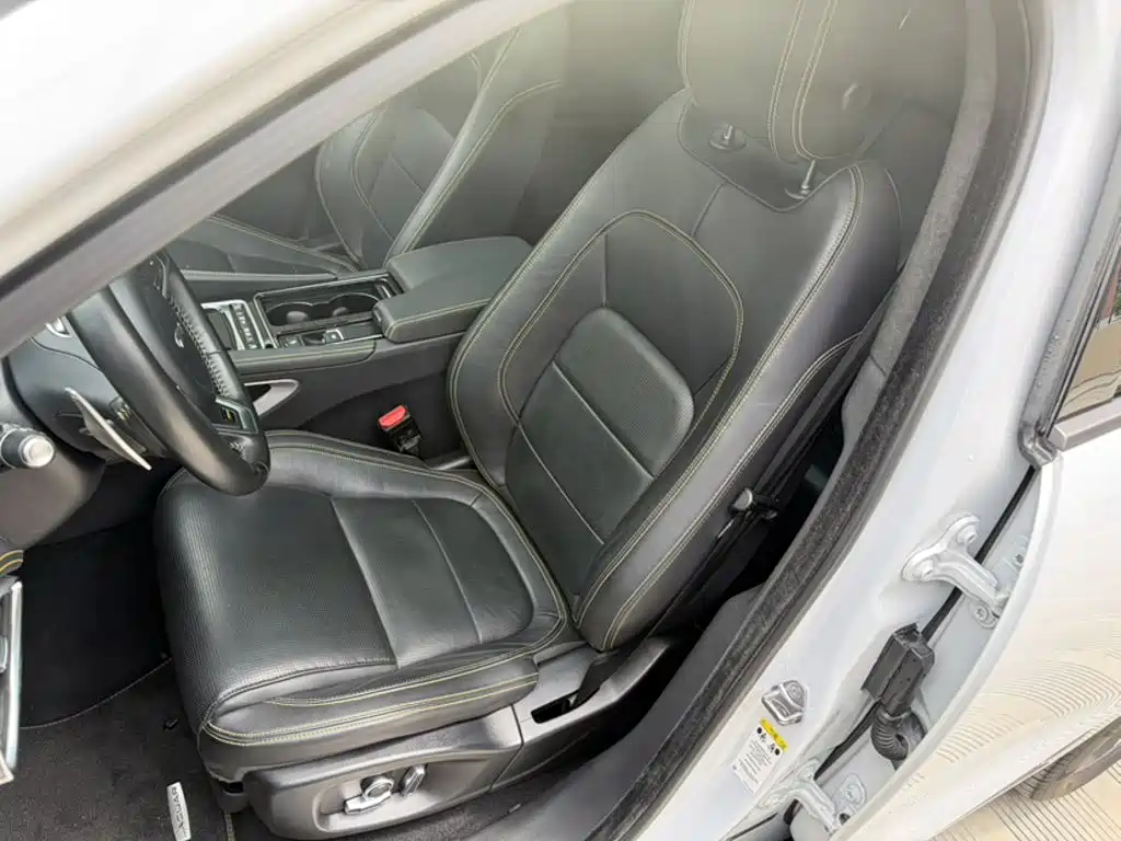 Jaguar F-PACE 2021 2020 300-Sport