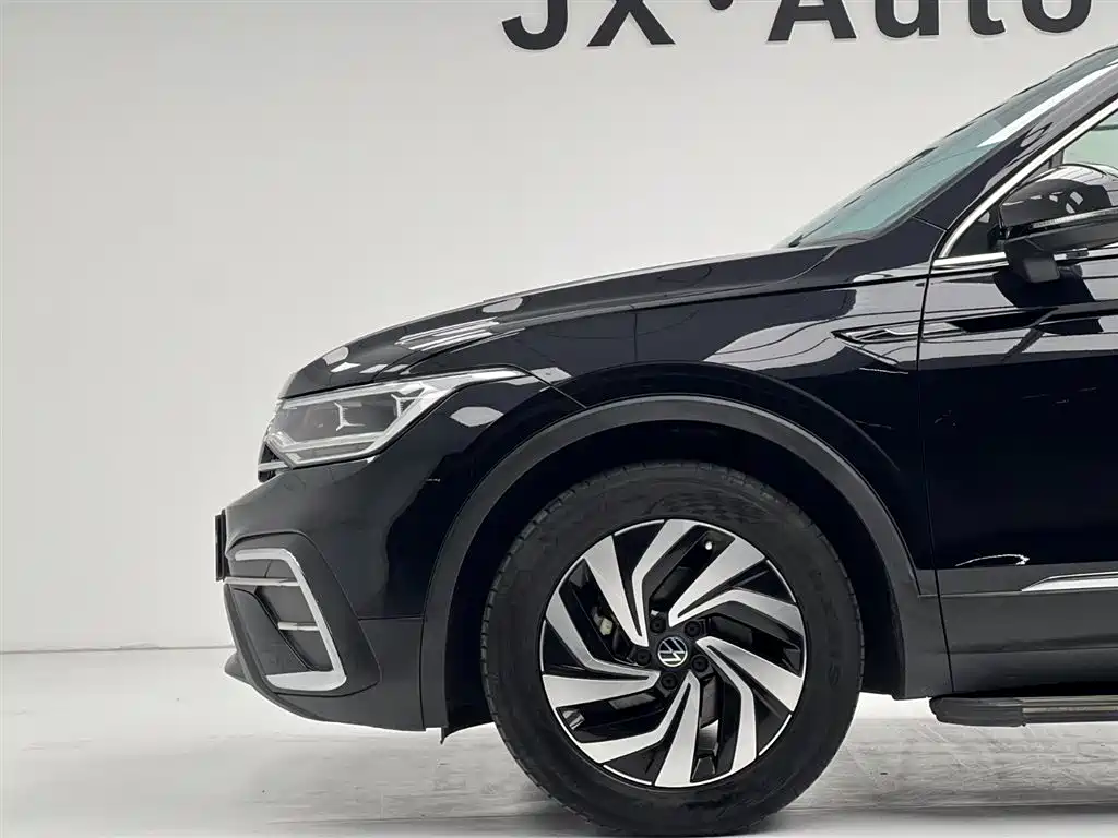Volkswagen Tiguan L 2023 280TSI 2WD Trend Limited Edition фото 14