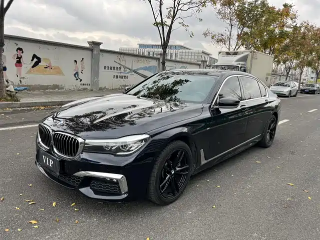 BMW 7 SERIES