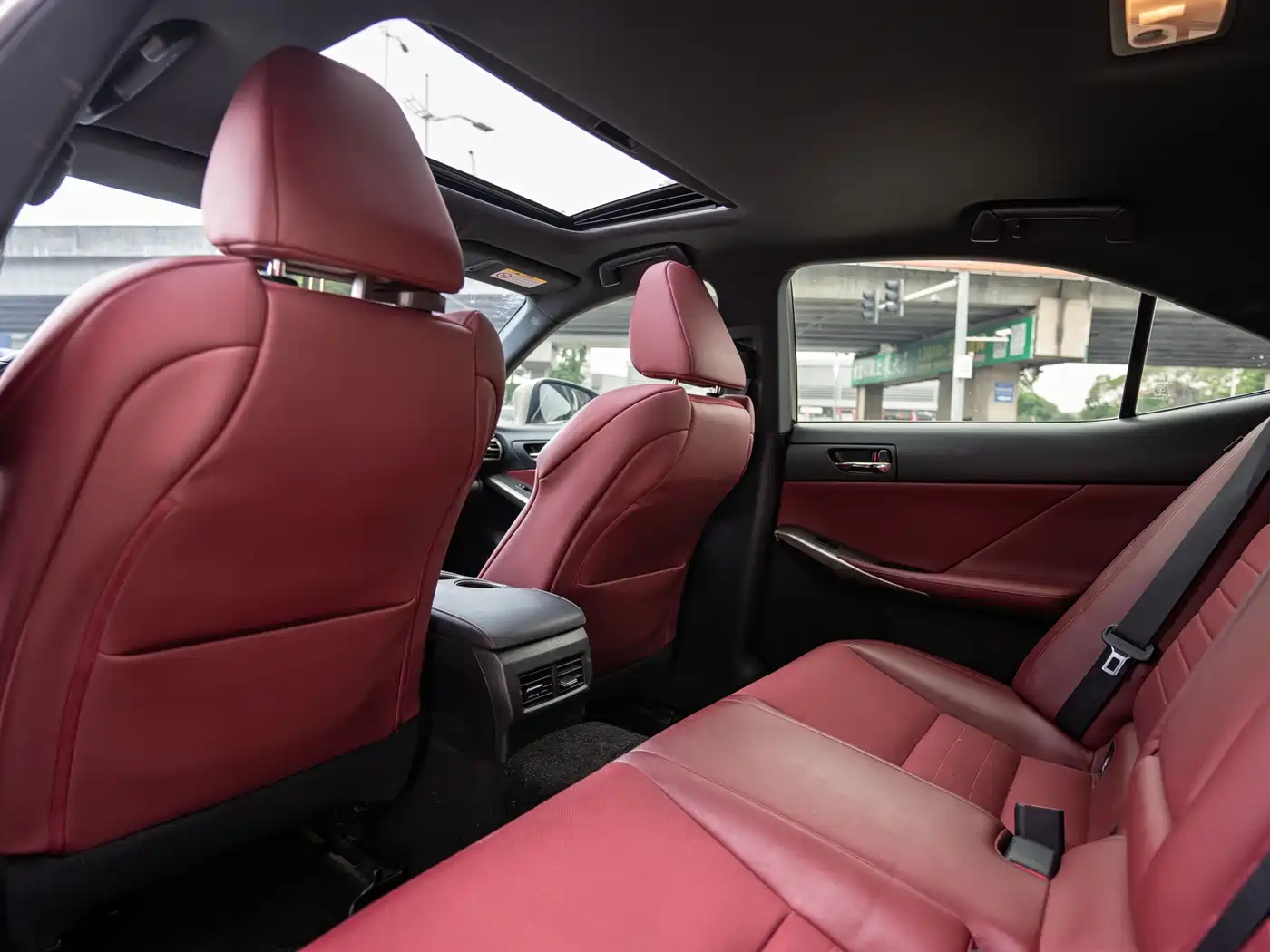 Lexus IS 2015 200t F SPORT фото 9