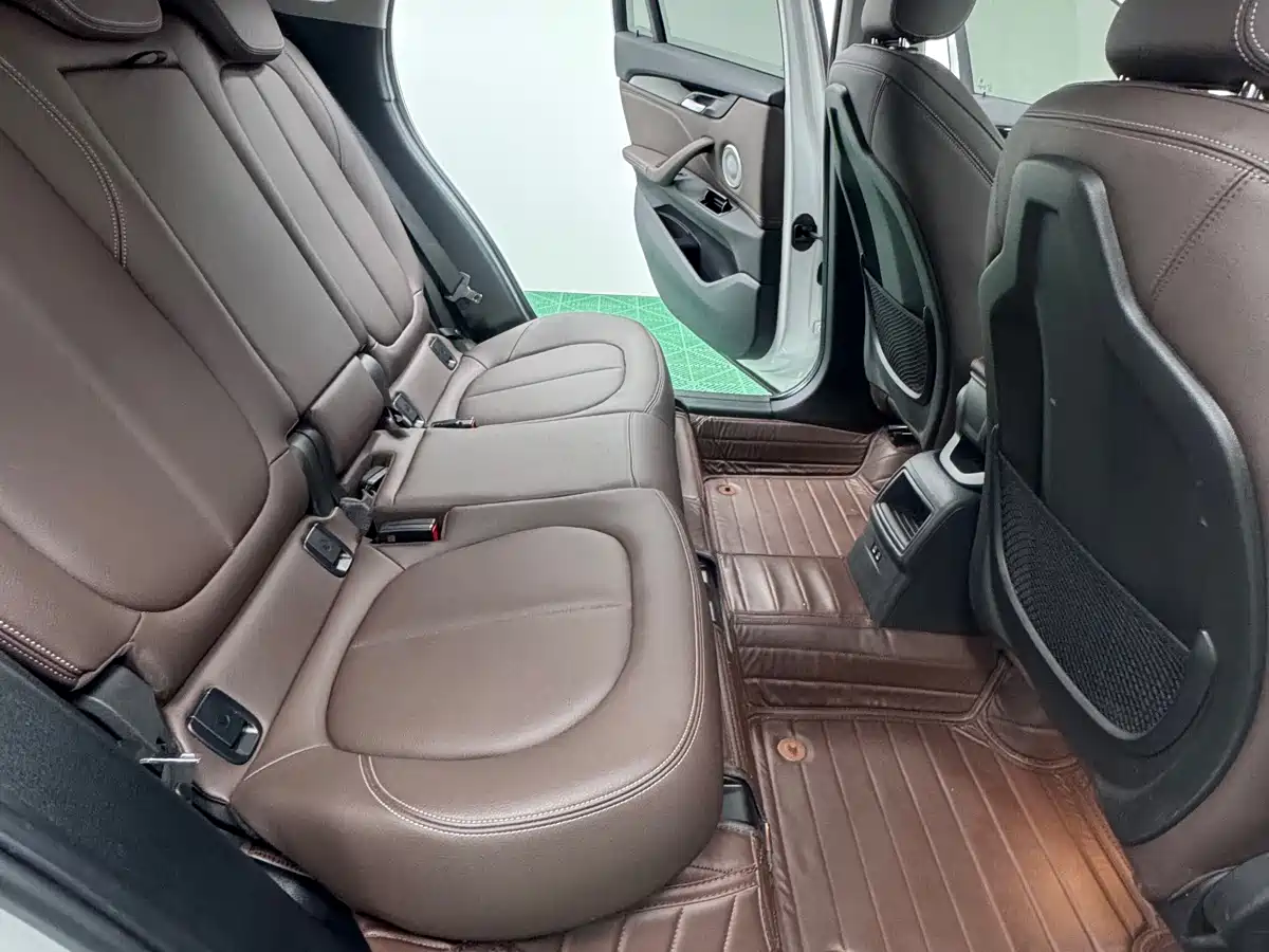 BMW X1 2022 sDrive20Li Fashion фото 13