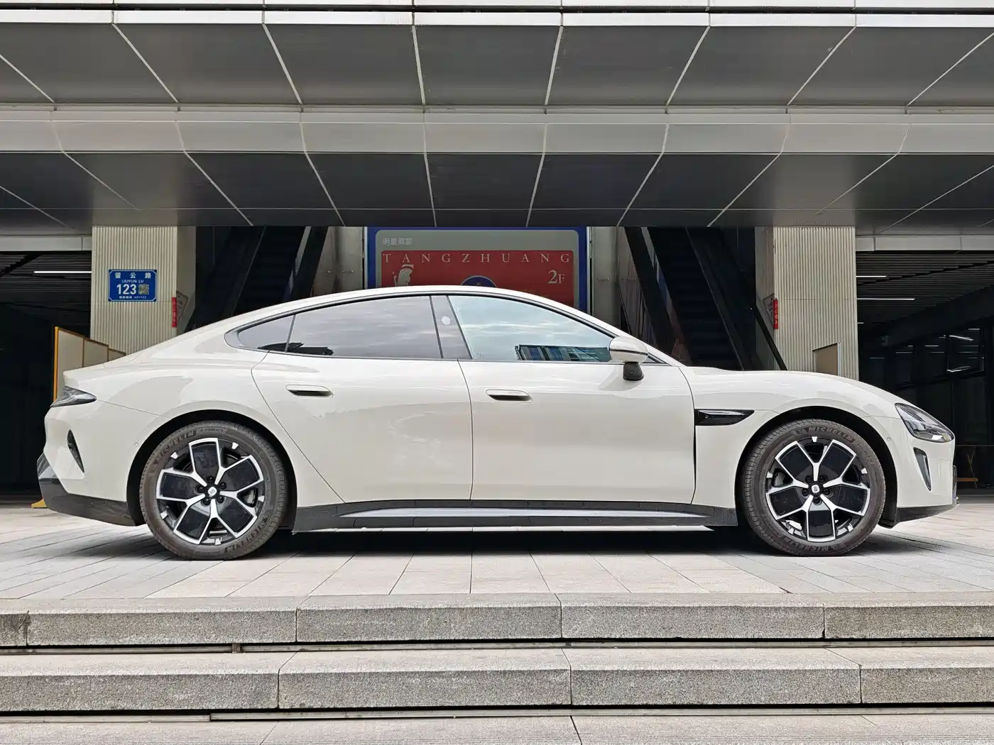 XIAOMI CAR XIAOMI SU7