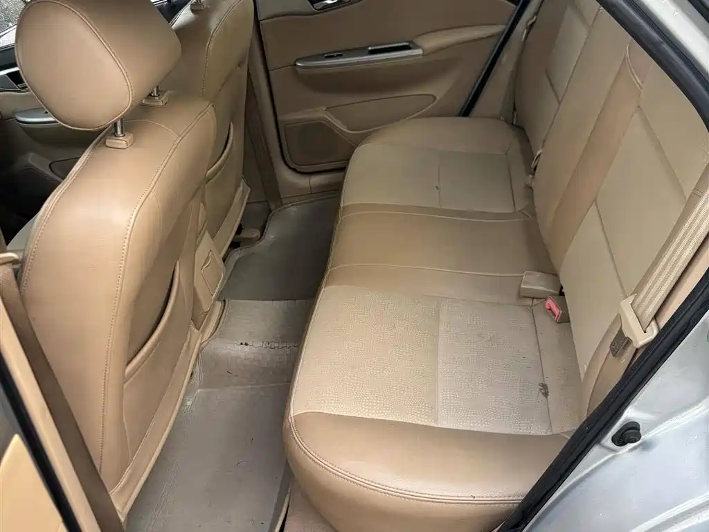 Buick Excelle 2013 1.5L Automatic Classic фото 6