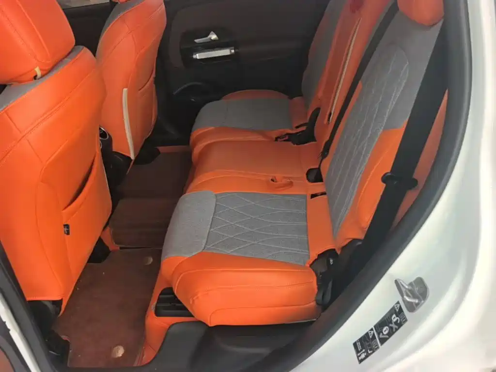 Photo 17 - Mercedes-Benz GLB