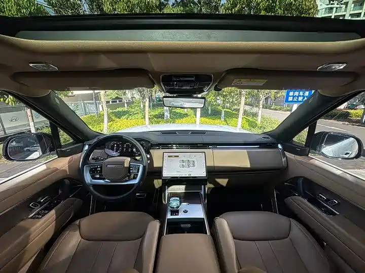 Land Rover Range Rover 2025 2024 3.0 L6 400PS Golden Age Extended 7-Seater
