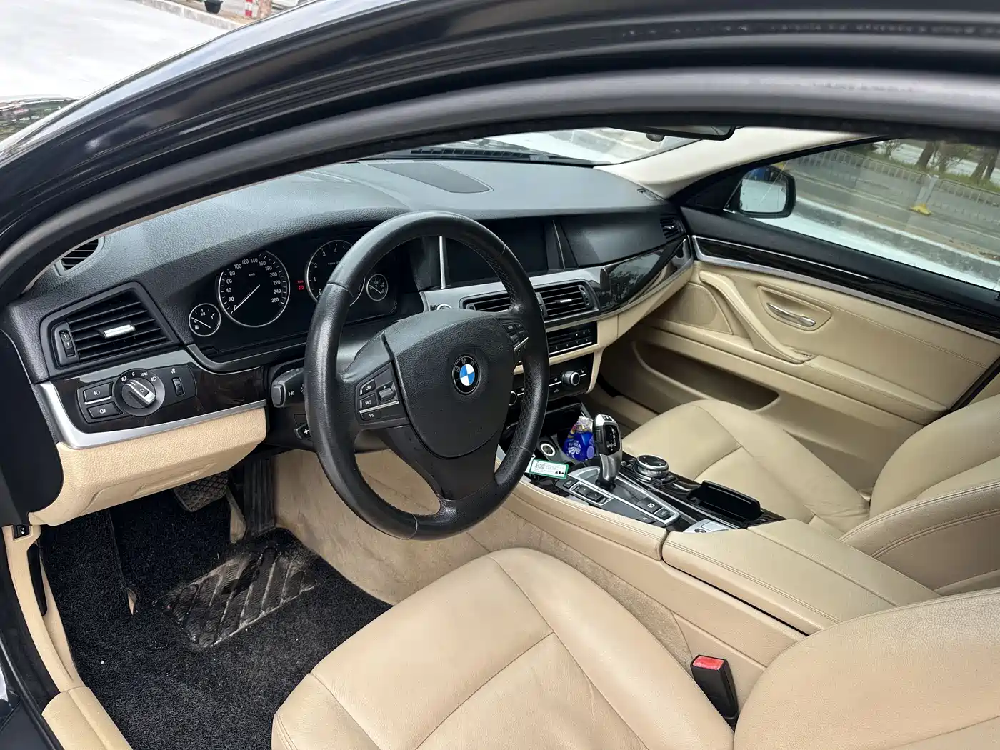 BMW 5 Series 2014 530Li Leading фото 4