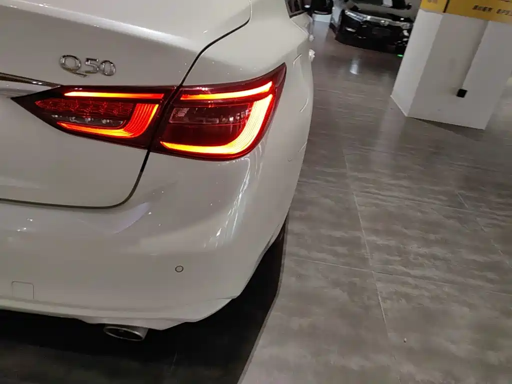 Infiniti Q50L 2018 2018 2.0T Comfort (China VI)