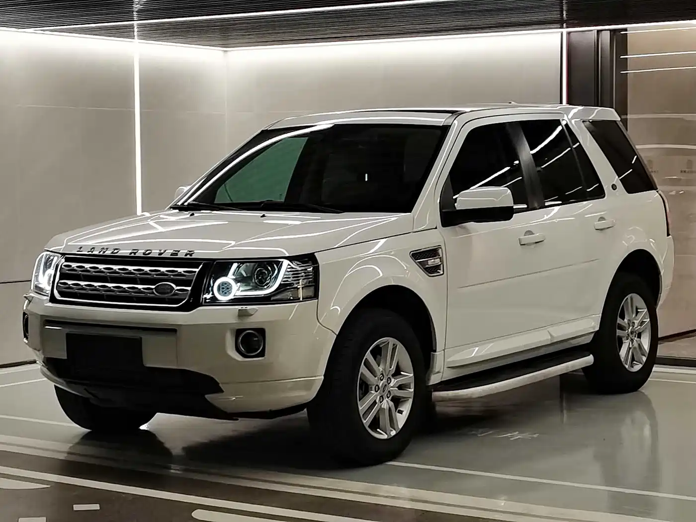 Land Rover Freelander 2 2014 2.0T Si4 SE Gasoline Edition