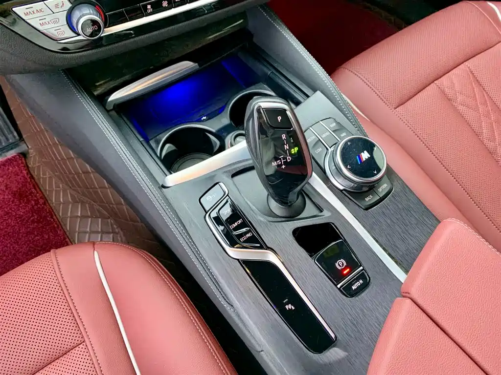 BMW 5 Series 2022 Model Second Facelift 525Li M Sport Package фото 23